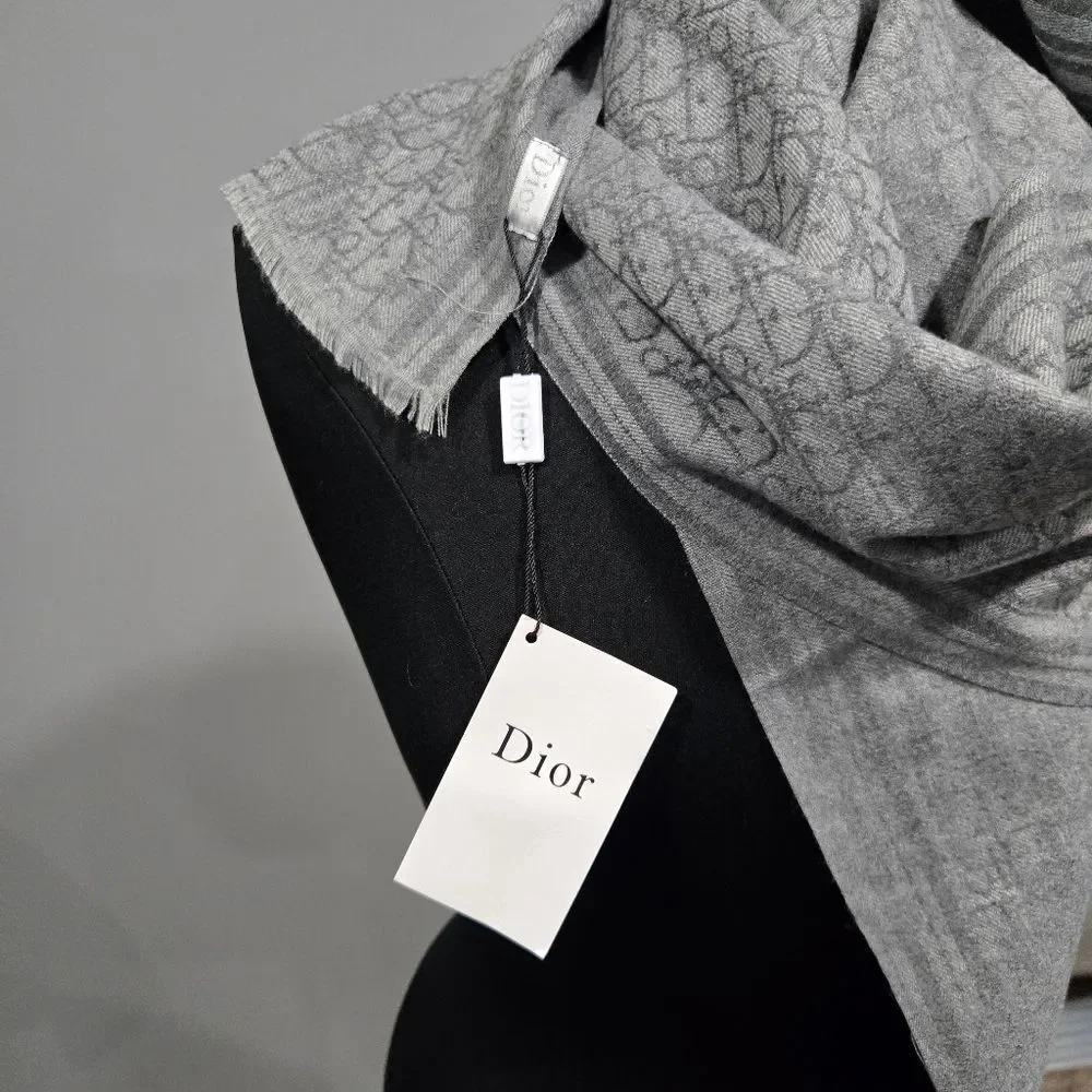 🐢 NWT Christian Dior Cashmere Trotter Scarf Grey. 80